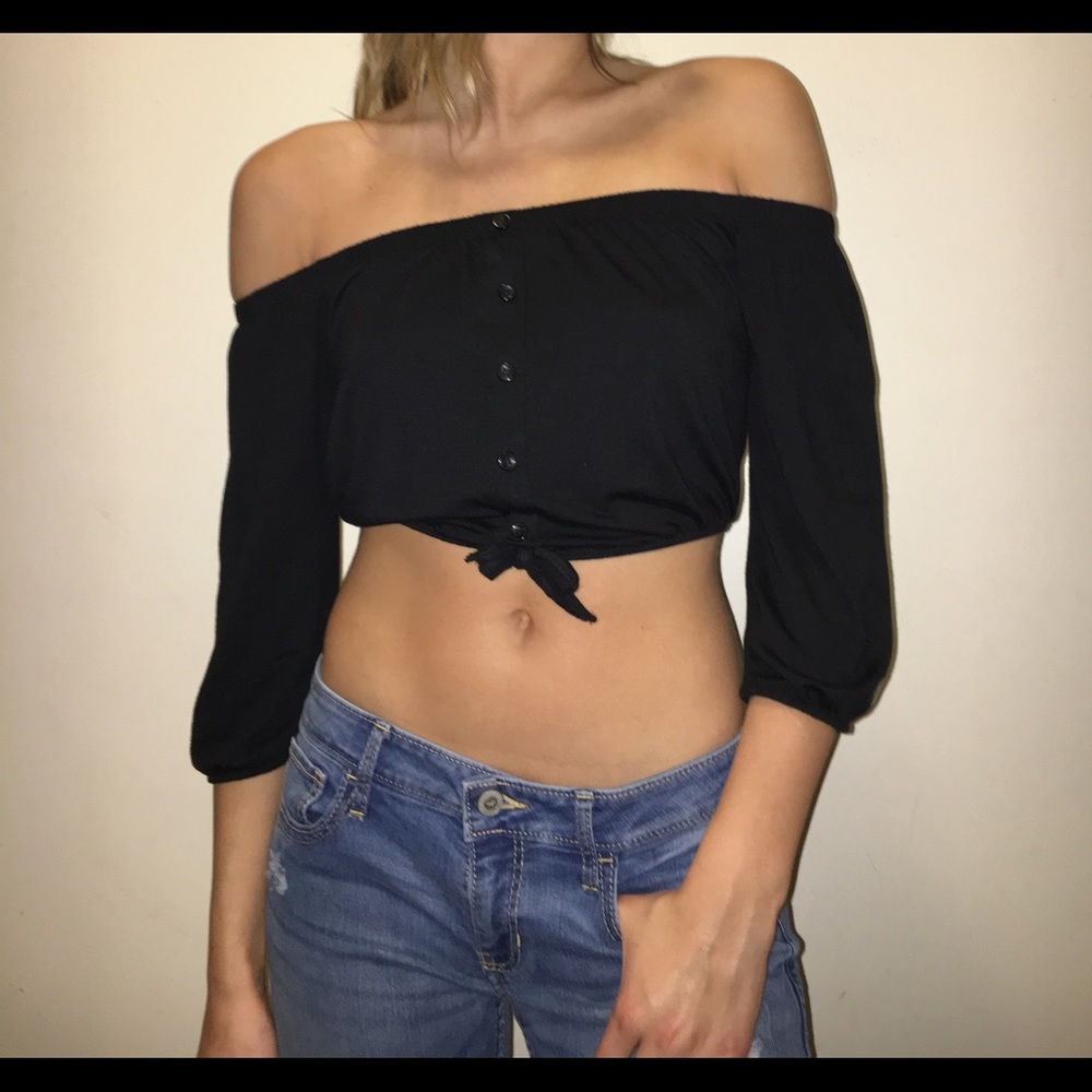 Black Crop top la hearts